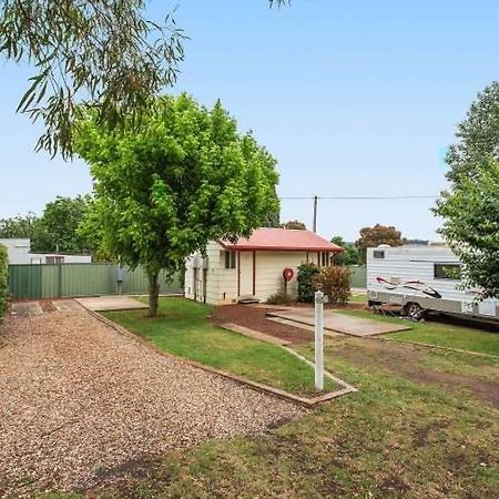 Fossicker Caravan Park เกลน อินเนส ภายนอก รูปภาพ
