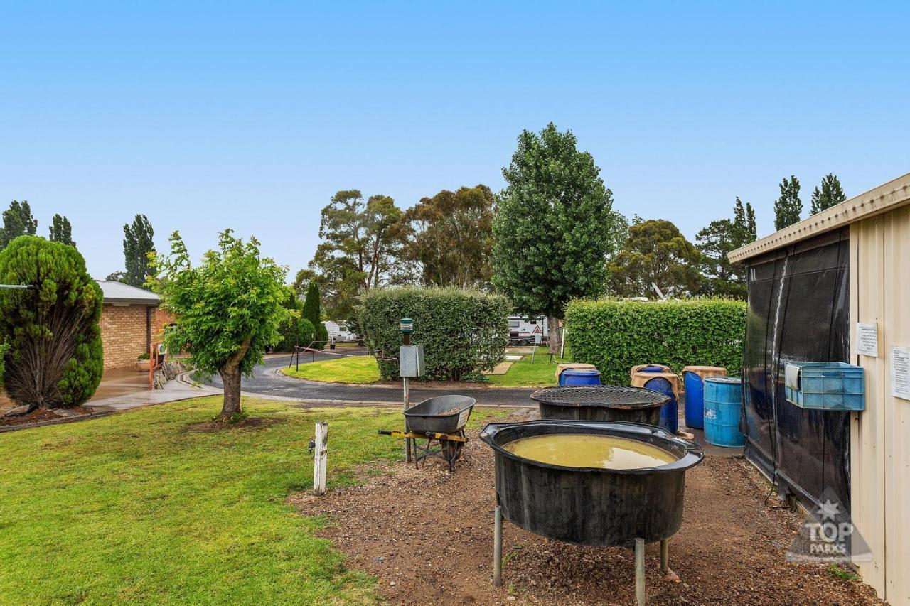 Fossicker Caravan Park เกลน อินเนส ภายนอก รูปภาพ